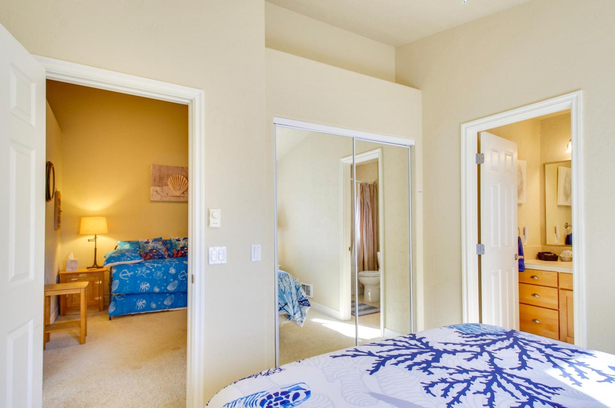 Quiet Waterfront Escape With Hot Tub And Beach Access! Голд Бийч Екстериор снимка
