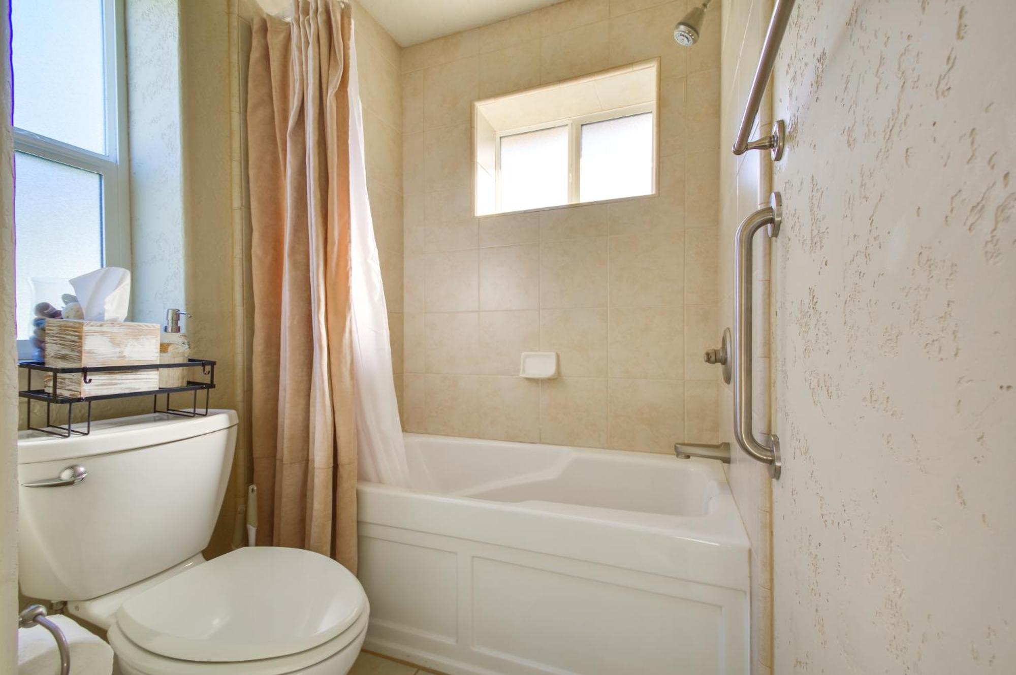 Quiet Waterfront Escape With Hot Tub And Beach Access! Голд Бийч Екстериор снимка