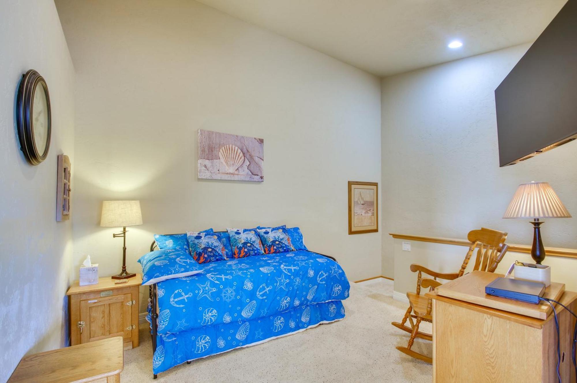 Quiet Waterfront Escape With Hot Tub And Beach Access! Голд Бийч Екстериор снимка