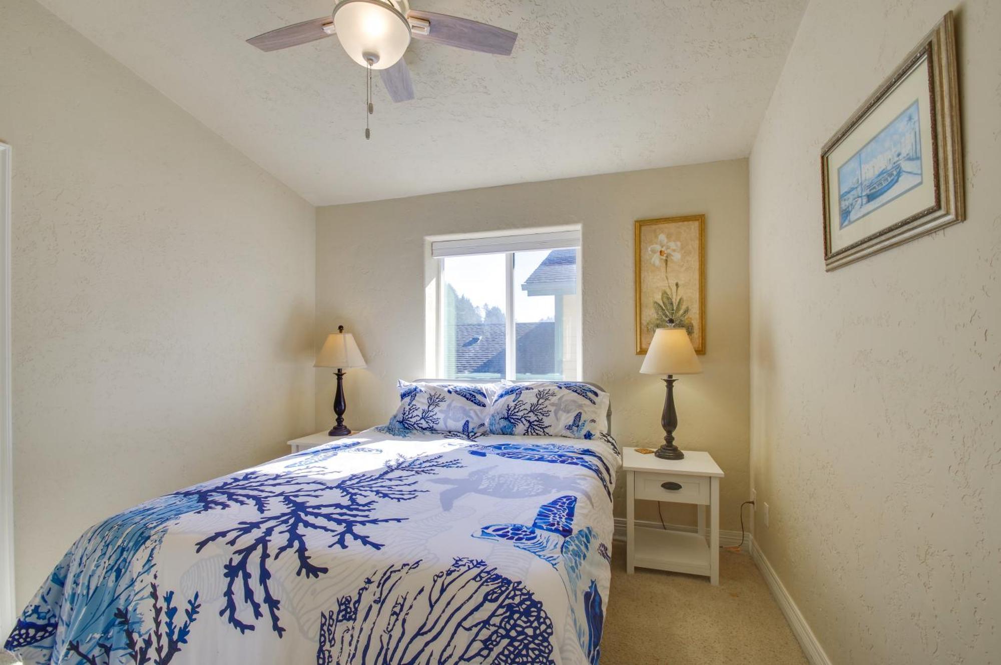 Quiet Waterfront Escape With Hot Tub And Beach Access! Голд Бийч Екстериор снимка