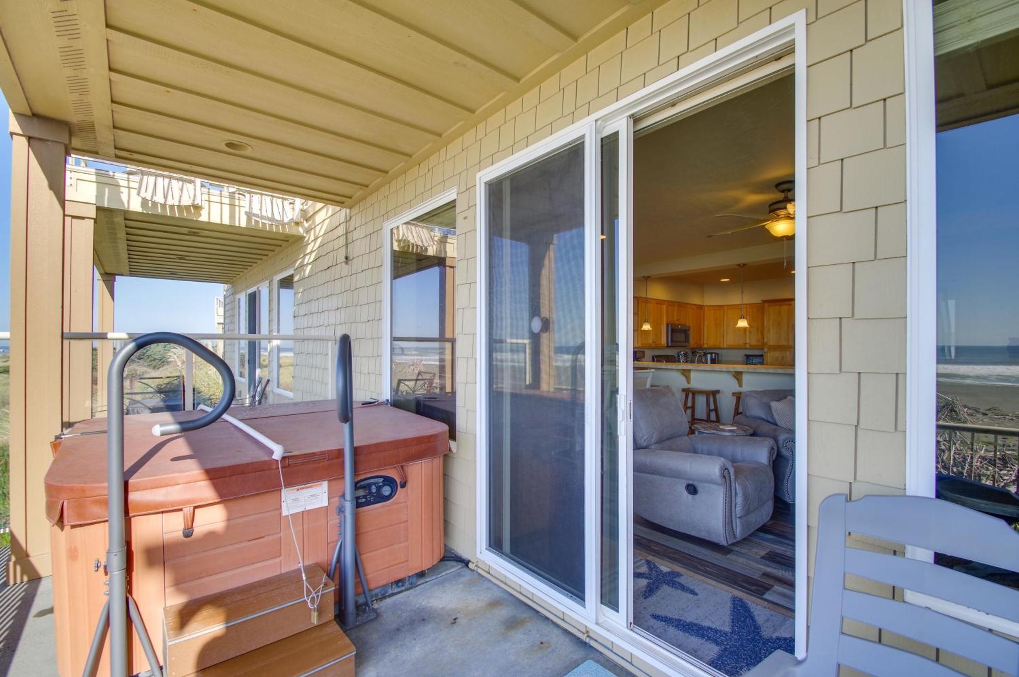 Quiet Waterfront Escape With Hot Tub And Beach Access! Голд Бийч Екстериор снимка